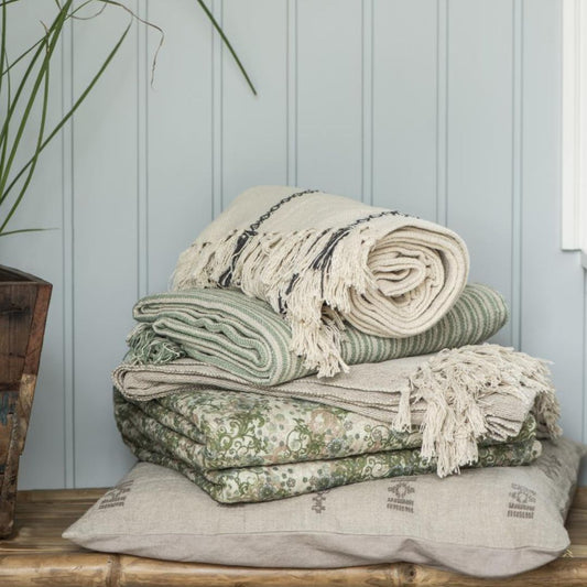 Užtiesalas su žaliomis juostomis - Myhyggehome.lt